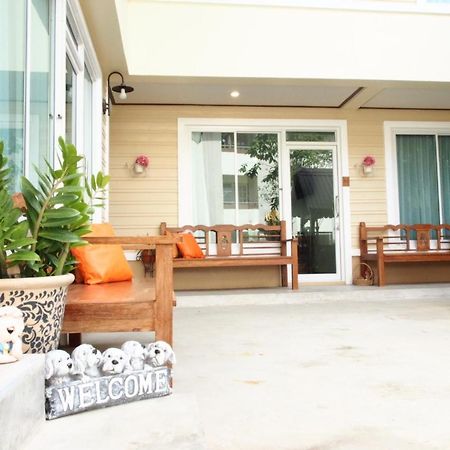 Romyen Cafe' Homestay Phra Nakhon Si Ayutthaya Exteriör bild